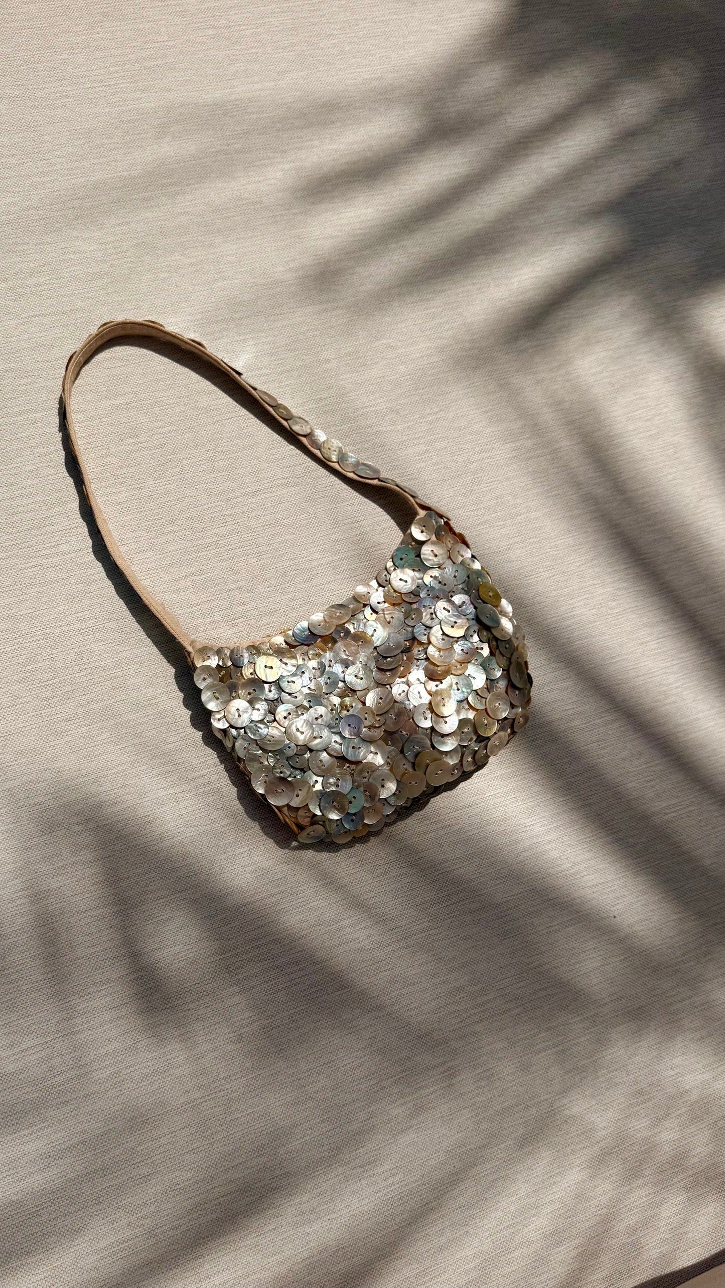 Yenna - Seashell Button handbag
